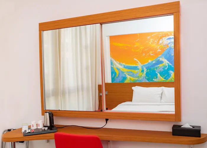 Hotel Western Le Port 3*