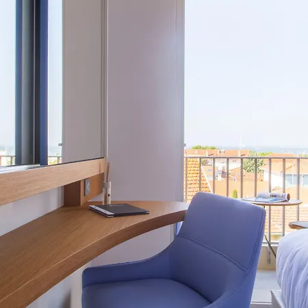 Hotel Western Le Port 3*