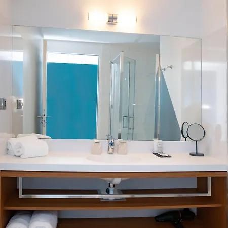 Western Le Port Hotel 3*