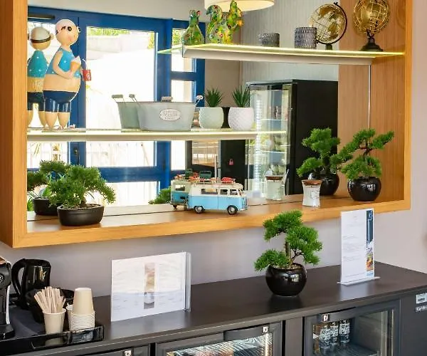 Otel Western Le Port 3*