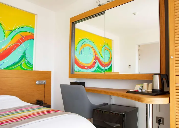 Otel Western Le Port 3*