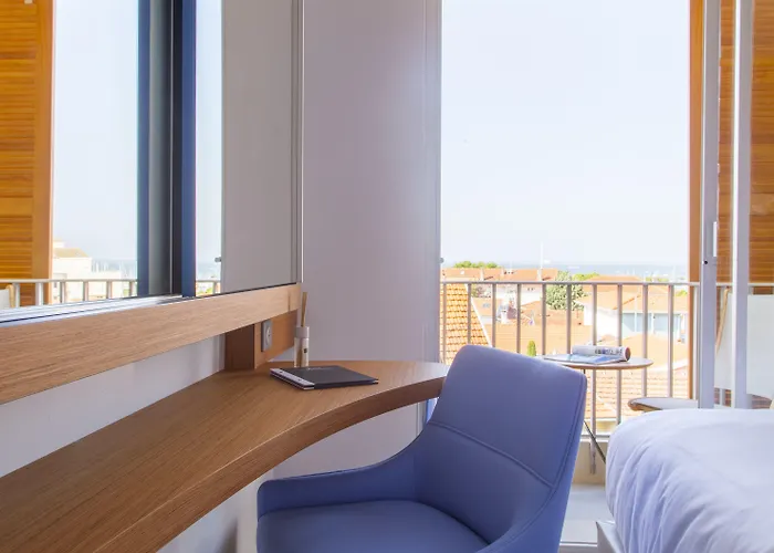 Hotel Western Le Port 3*