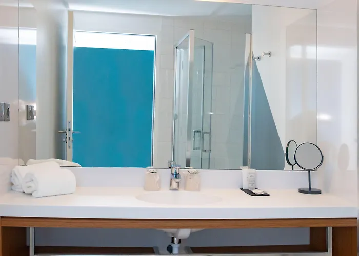 Western Le Port Hotel 3*